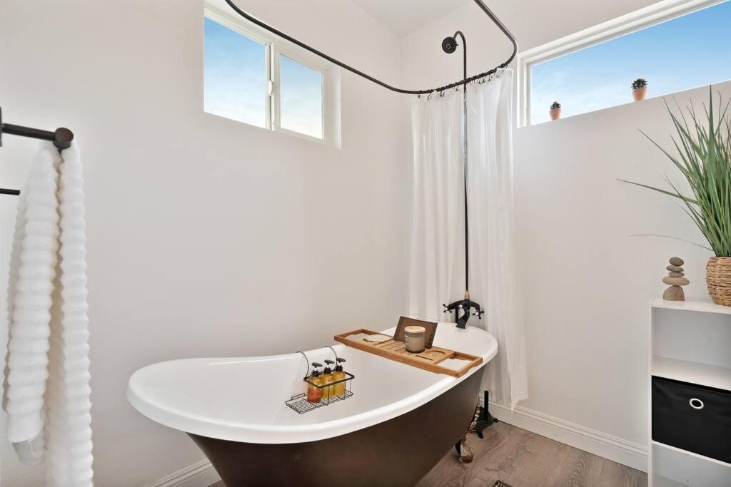 Beautiful Newly Remodeled Home, Near Jt Park Joshua Tree Extérieur photo